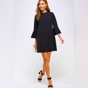 2HEARTS : Black 3/4 Bell Sleeve Shift Dress